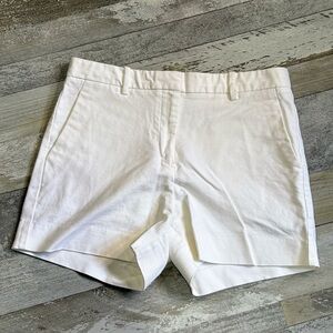 Women’s The Gap Tailored White Shorts w/ Pockets - Tailored Shorts - Size 4R